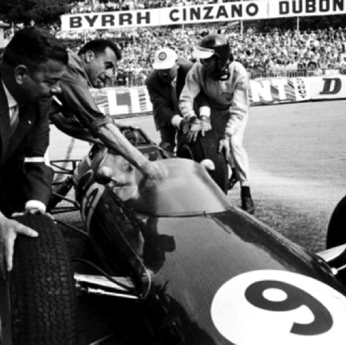 Abandon à Monaco (Boite de vitesse) Abandon à Monaco (Boite de vitesse)